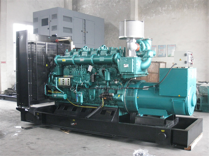 遵义200KW 柴油发电机的油耗是多少？
