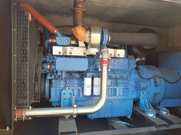 遵义燃油消耗率与进气温度的具体关系是什么？