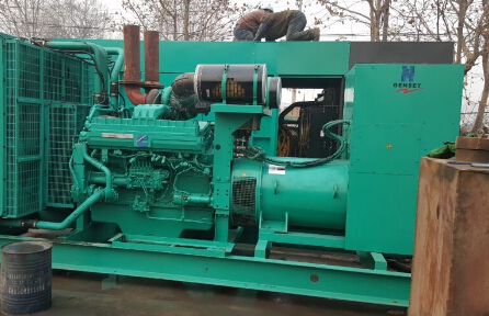 遵义发电机组如何判断水冷式机油散热器内部是否需要清洗？